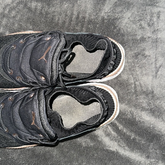 Gently used pumas (womens) - Picture 6 of 8